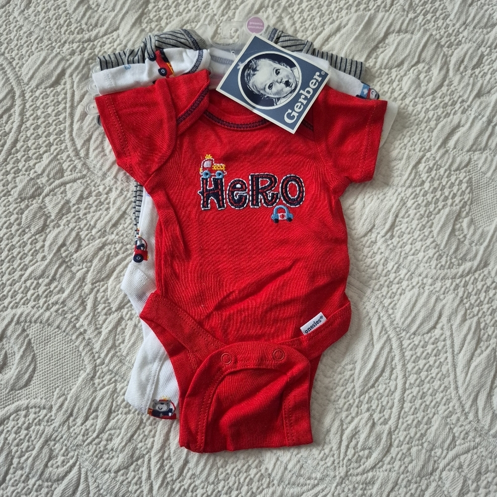 Gerber boys size preemie 3 pack of body suits red gray white NWT
